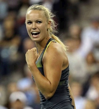 Wozniacki en Zvonareva naar halve finales