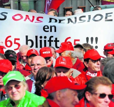De vakbonden protesteren in Brussel tegen pensioenplannen die nog niet bestaan. pn