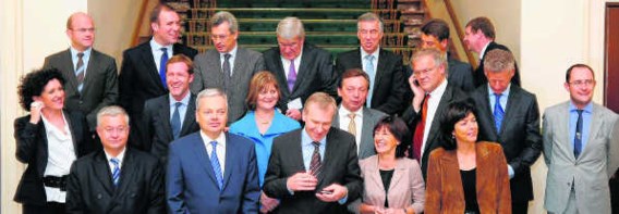 Er wordt gedacht aan een regering met slechts tien ministers. belga