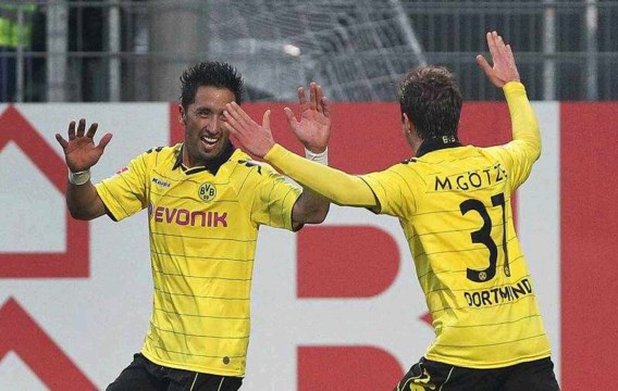 Dortmund klopt Mainz en wordt leider