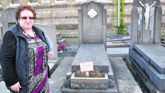 Schepen Verschaeve: 'Vroeger moest je een familie met standing zijn om dicht tegen de kerk te liggen.' pli