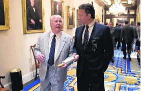 Tom Hanks (r.) in 'Charlie Wilson's War'.rr