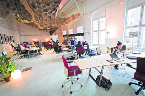 Coworking in een voormalig chocolade-atelier in Brussel. Bart De Waele