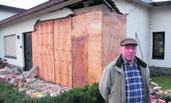 Jan Fincken (72) meet de schade op. Die loopt in de duizenden euro's.ppn