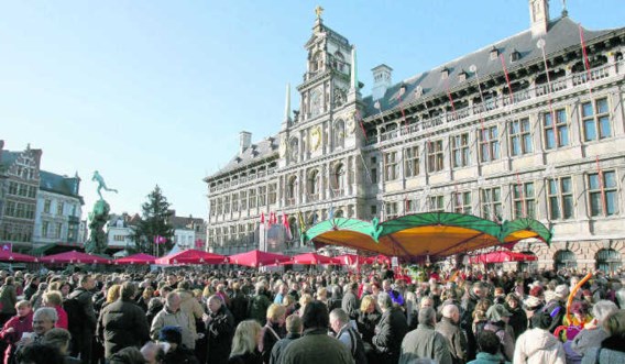 Onder meer door het mooie weer kwamen 15.000 Antwerpenaars naar de drink van hun stad. Koen Fasseur