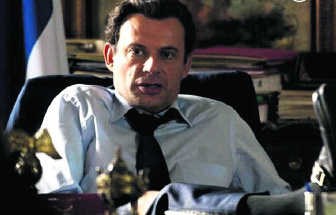Acteur Denis Podalydès zet president Sarkozy feilloos neer.Mandarin Cinema