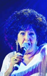 Wanda Jackson, 73 en nog goed op dreef. hh