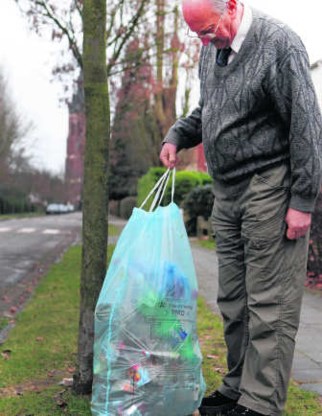 Antwerpenaars blijven slordig pmd sorteren. Koen Fasseur