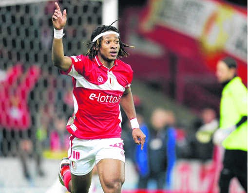 Mohamed Tchité opende halfweg de eerste helft de score na een blunder van Mechelendoelman Olivier Renard.Vincent Van Doornick/isosport