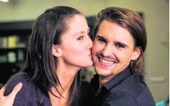 Antony Arandia en zijn 'liefje'. vtm