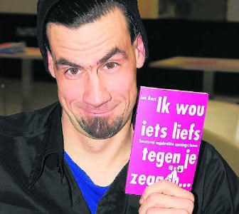 Performer Jee Kast bundelde foute openingszinnen.kvh