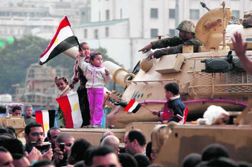Het leger wil vooral een zo stabiel mogelijk Egypte. Met of zonder Moebarak, dat maakt minder uit.Victoria Hazou/ap