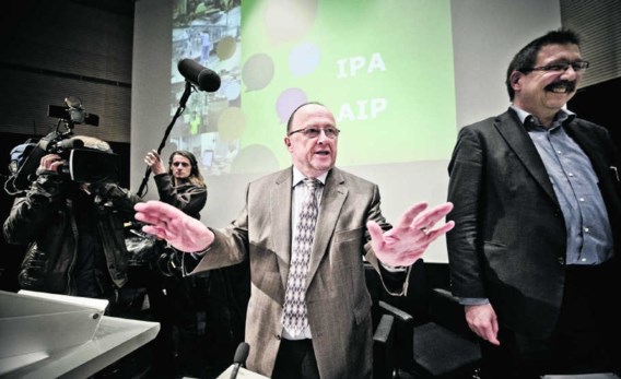 De uitslag van de stemming was een opsteker voor ACV-voorzitter Luc Cortebeeck. Naast hem algemeen secretaris Claude Rolin. Jimmy Kets