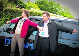 Stefaan Degand (rechts) in 'De Ronde'. vrt