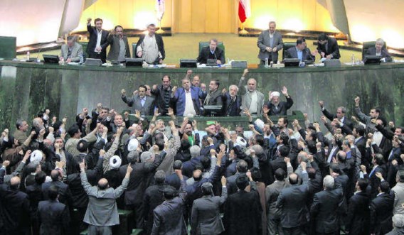 Conservatieve leden van het Iraanse parlement riepen op tot het berechten en ter dood brengen van de leiders van de oppositie. Raouf Mohseni/afp
