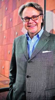 Schepen Philip Heylen voor het Museum aan de Stroom.Walter Saenen