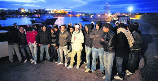 Tussen 2008 en 2009 halveerde het aantal clandestiene vluchtelingen in Italië. Foto: Lampedusa.afp