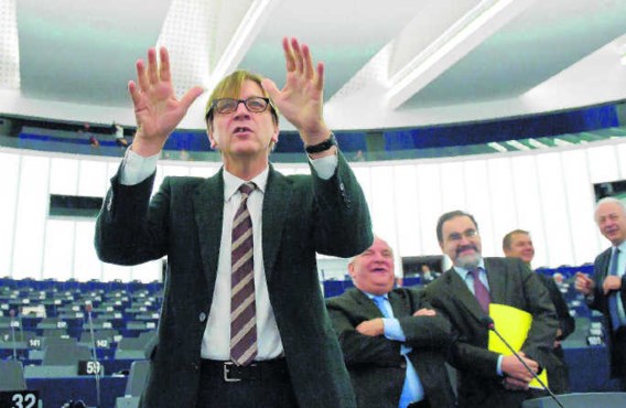 De Spinelli Groep, waarvan de liberaal Guy Verhofstadt een bezieler is, wil een federale Europese Unie. picture-alliance/Wiktor Dabkow
