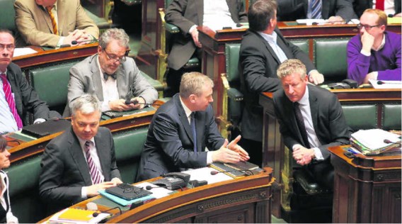 Hoelang de eensgezindheid in het parlement standhoudt, zal afhangen van de oorlogshandelingen.Julien Warnand/belga