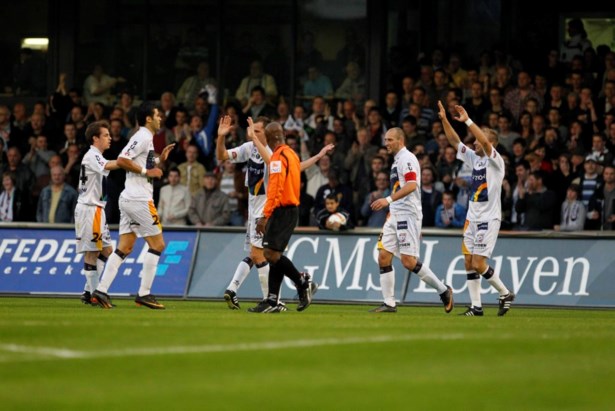 Reinout (22) maakt Oud-Heverlee Leuven kampioen … op FIFA