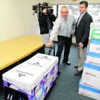 Dozen vol Palin-mails.ap