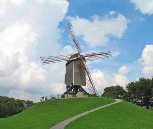 De Sint-Janshuismolen in Brugge. (beeld: Marc Ryckaert/Wikimedia)