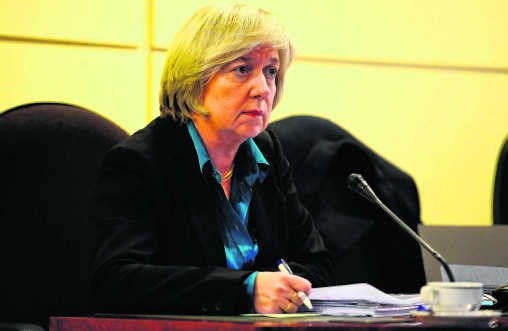 Francine Swiggers, de CEO van Arco, heeft een akkoord gesloten met Dexia. Volgens haar is het daardoor nog niet tot een brutale uitverkoop gekomen.blg