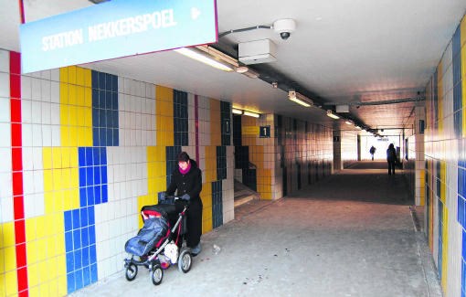 Het station Nekkerspoel is vaak niet echt proper en de roltrappen werken niet. clh