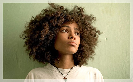 Bekijk Shining Star, de nieuwe videoclip van Nneka