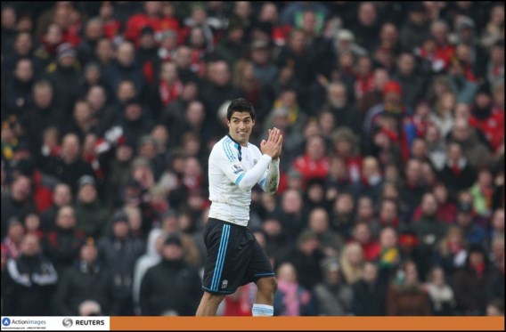 Luis Suarez verontschuldigt zich voor geweigerde handdruk