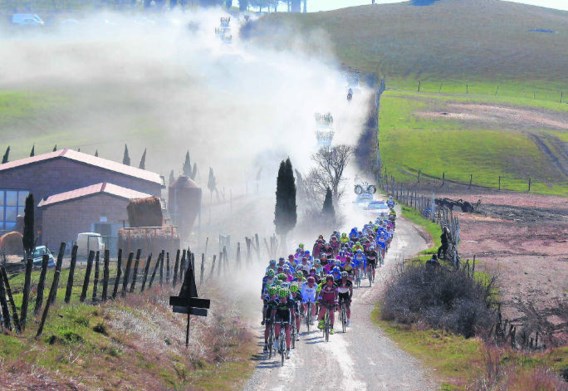 Op de Toscaanse grindwegen liet Fabian Cancellara opnieuw zijn klasse zien, en volgt zo Philippe Gilbert op op de erelijst. photo news