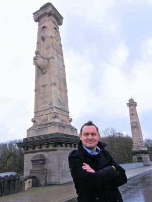 Bert Gunst wil de De Smet de Naeyerbrug opnieuw in ere herstellen.vln