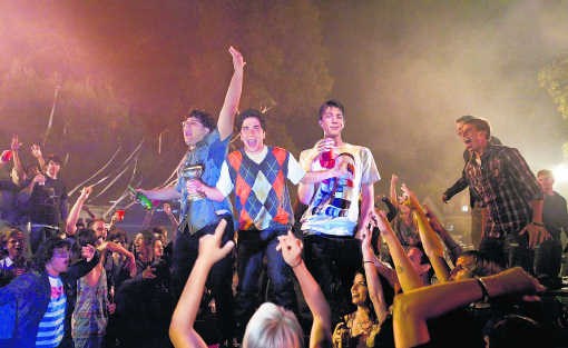 In 'Project X' wordt de alcohol gedronken per liter. Beth Dubber