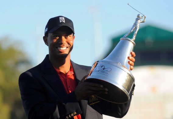 Tiger Woods boekt eerste toernooizege sinds 2009