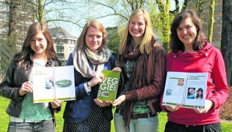 Jana Deschamps, Ruth Vanwynsberghe, Laurence Strubbe en Liesa Viaene stellen hun Veggiegids vor.Evelien Vantomme
