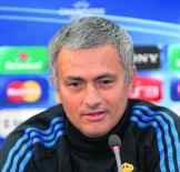Real Madrid-coach José Mourinho: op zijn hoede voor APOEL.afp
