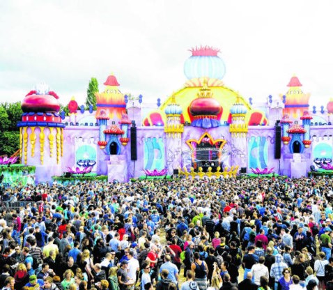 Het dancefestival Tomorrowland is immens populair: 2 miljoen belangstellenden probeerden een van de resterende 100.000 tickets in de wacht te slepen. cia