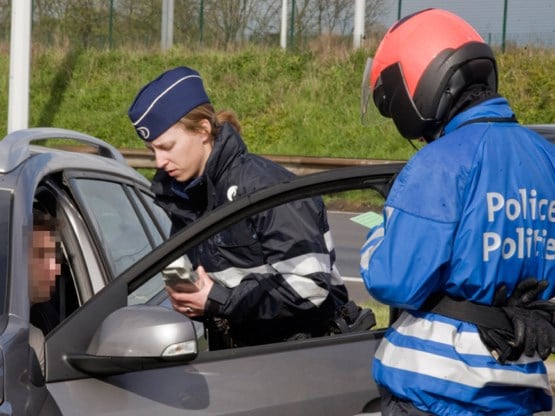 Meer politie aan Nederlandse grens tegen drugstoerisme