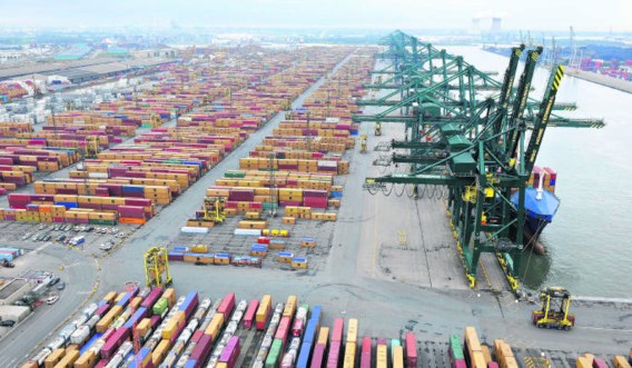 Een deel van de Belgische export gaat naar landen waar de economie stevig groeit.Wim Robberechts/photo news