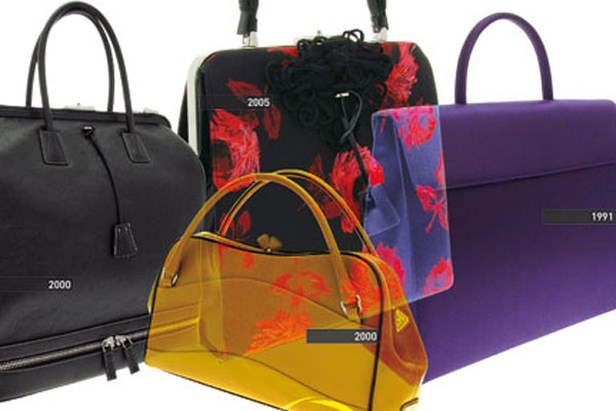 overeenkomst klasse Decimale Prada lanceert collectie met 'oude' handtassen | De Standaard Mobile