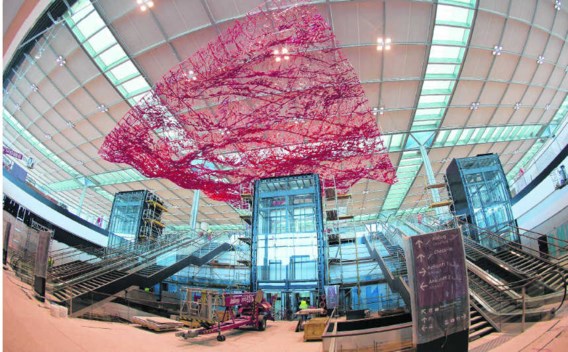 De terminal van de nieuwe luchthaven Berlijn Brandenburg ziet er indrukwekkend uit, maar de veiligheidsinstallaties bleken nog niet in orde. Patrcik Pleul/imageglobe