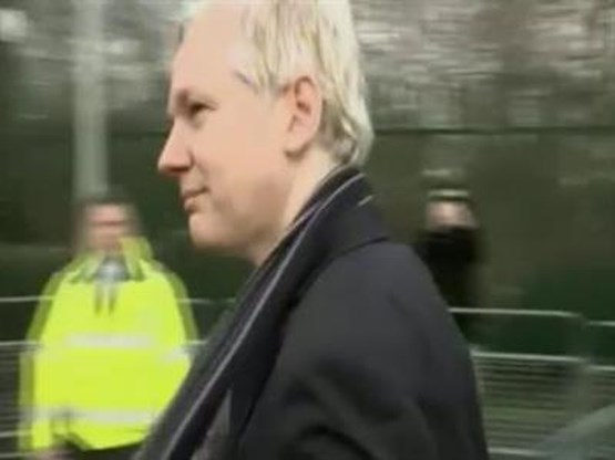 Assange vraagt asiel aan in ambassade Ecuador