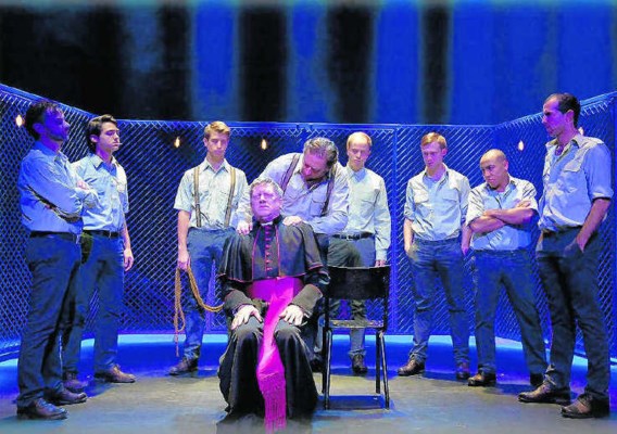 Na positief subsidieadvies krijgt Judas Theaterproducties nu ook applaus van de vakjury, met vijf Musicalprijzen voor de show ‘Lelies'.