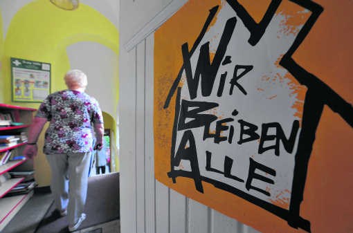 De krakers zijn van plan hun bezetting tot minstens eind augustus vol te houden.