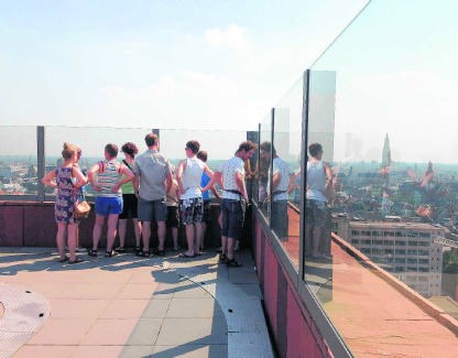 Het panoramisch terras van het MAS: gratis toegang.