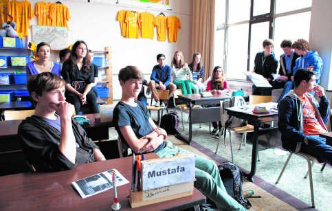 Allochtone studenten van het Xaveriuscollege kiezen voor Latijn als emancipatiemiddel.