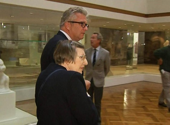 Laurent troonde Isabelle Wybo, een nicht van zijn vader, mee naar een tentoonstelling.
