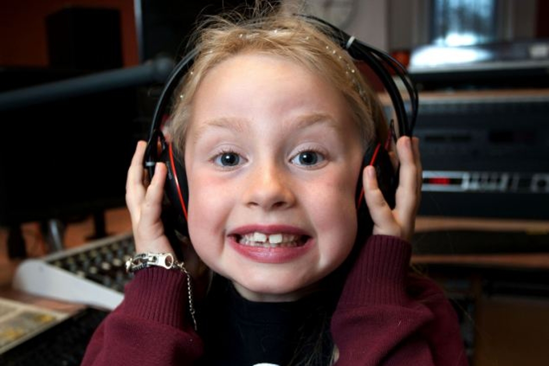 De jongste radio-dj ter wereld | De Standaard