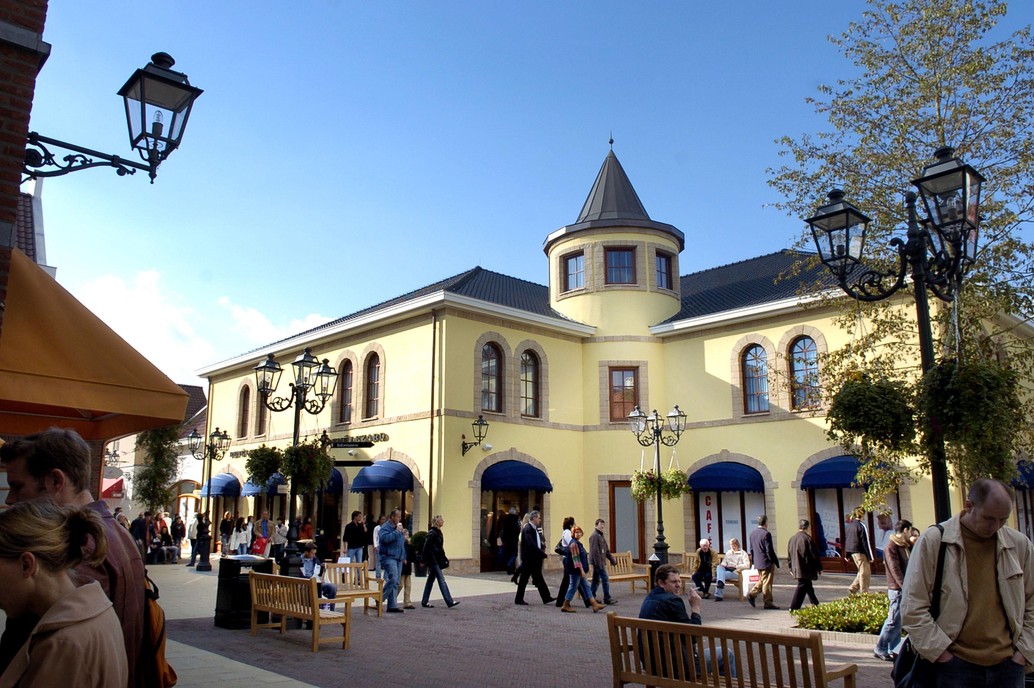 roermond outlet center dsquared