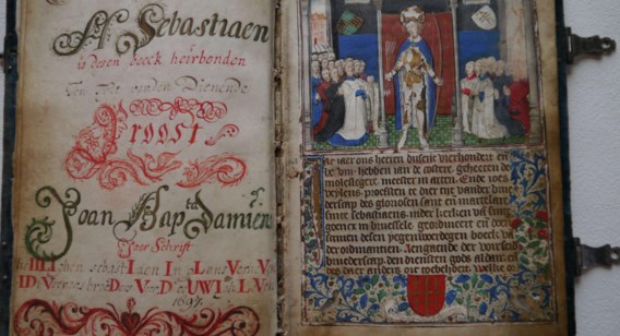 Het handschrift werd doorgegeven van hoofdman op hoofdman.